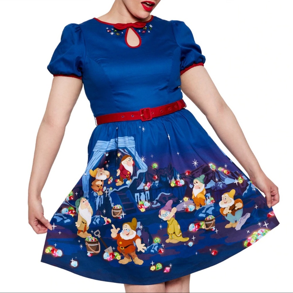 Loungefly Disney  Snow White dwarfs dress small